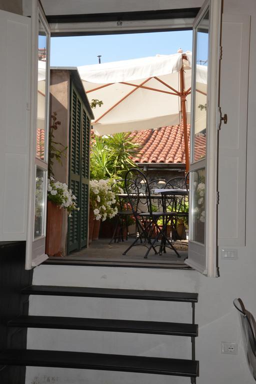 La Terrazza Di Vico Olivi B&B Вентімілья Екстер'єр фото
